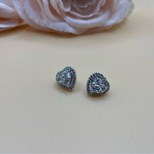 💎 Fashion Stud Earrings